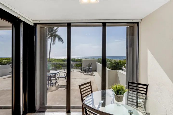 BREAKFAST NOOK TO OCEAN VIEW