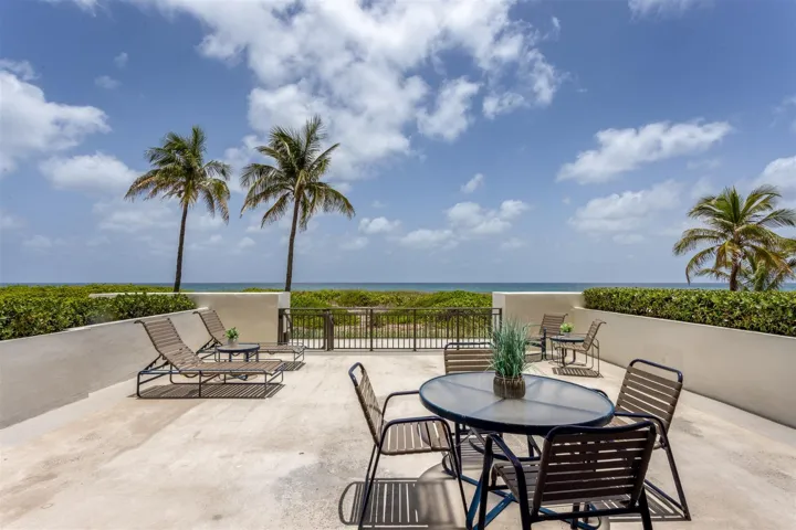 PRIVATE PATIO