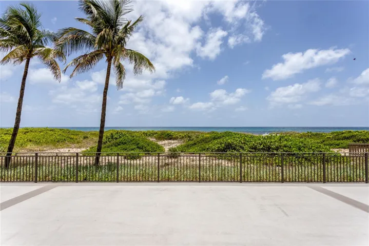PATIO TO BEACH