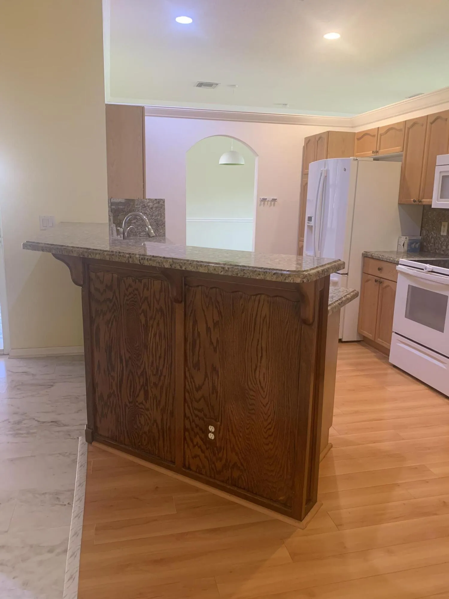 Kitchen/Breakfast Bar