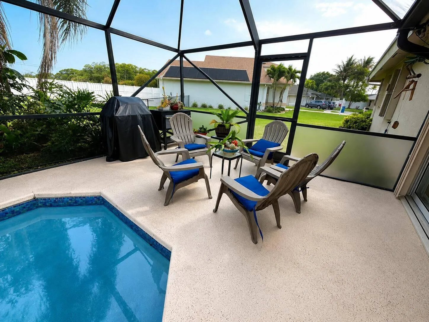 Screen enclosed patio outside also!