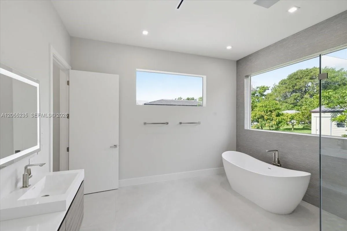 Property photo 109