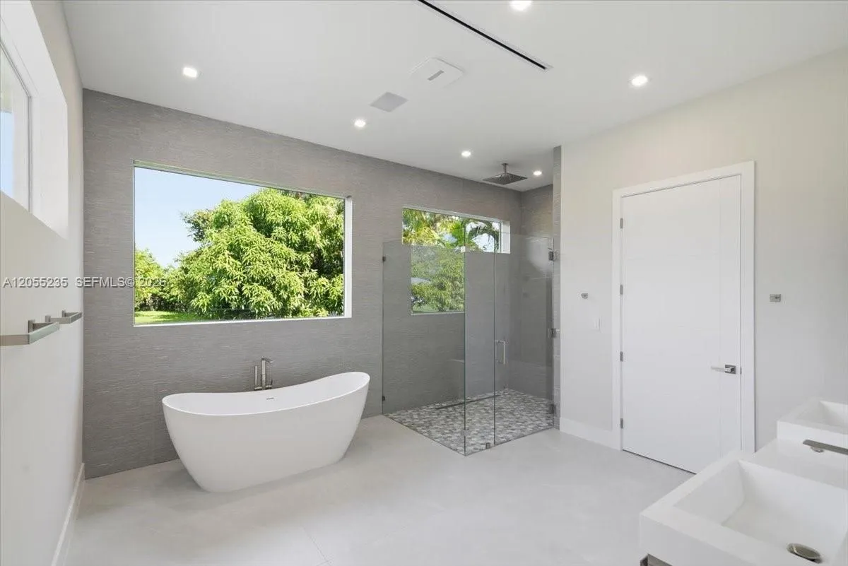 Property photo 103