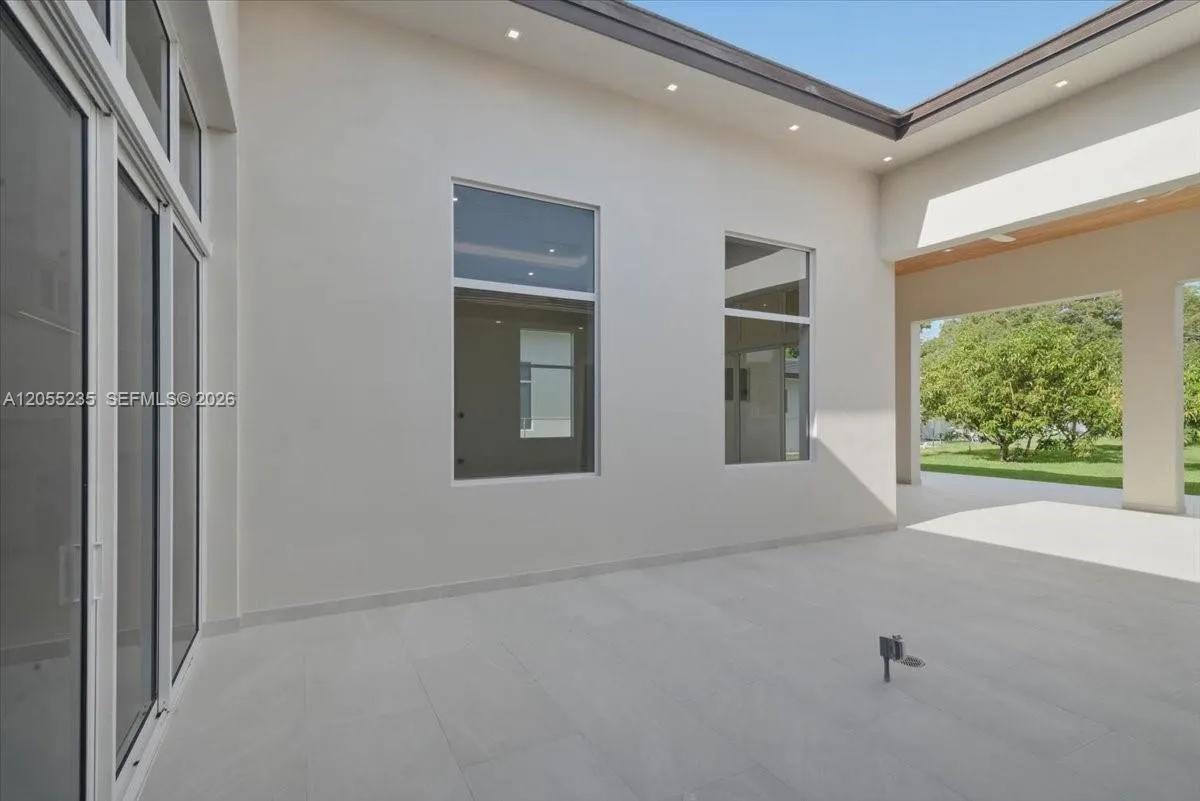 Property photo 184