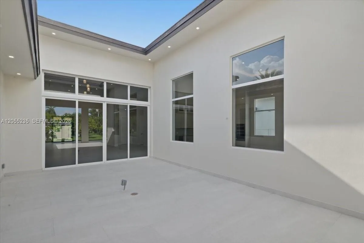 Property photo 126