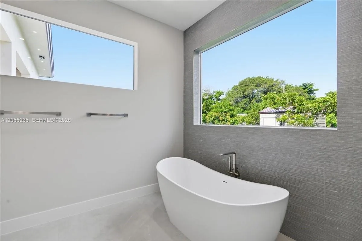 Property photo 112
