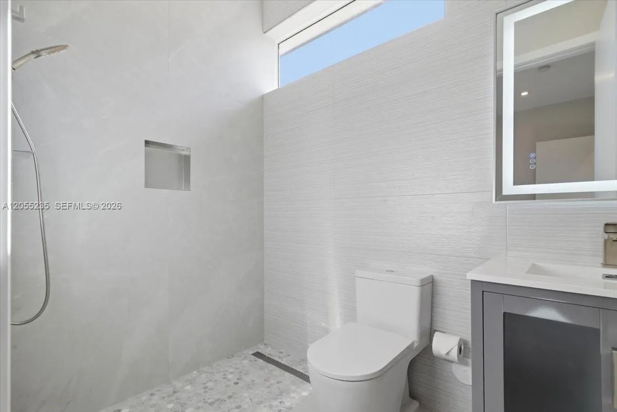 Property photo 111