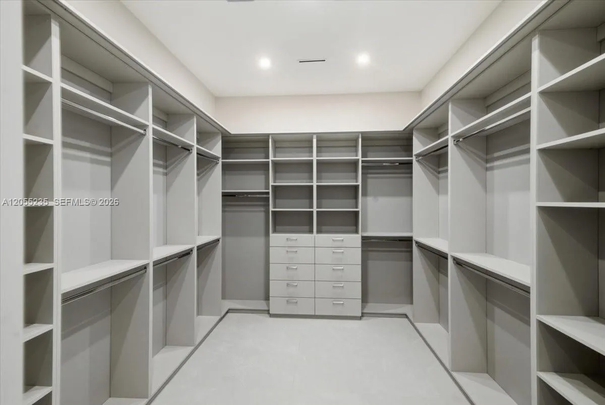 Property photo 99