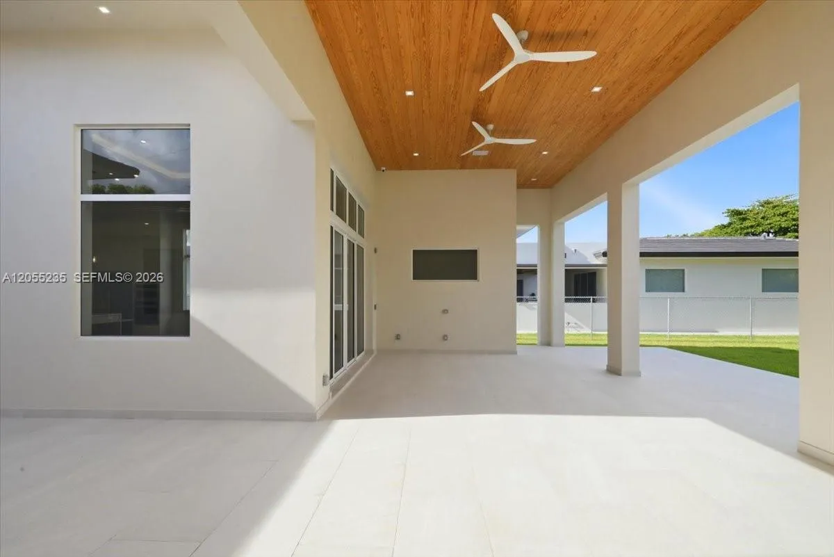 Property photo 127