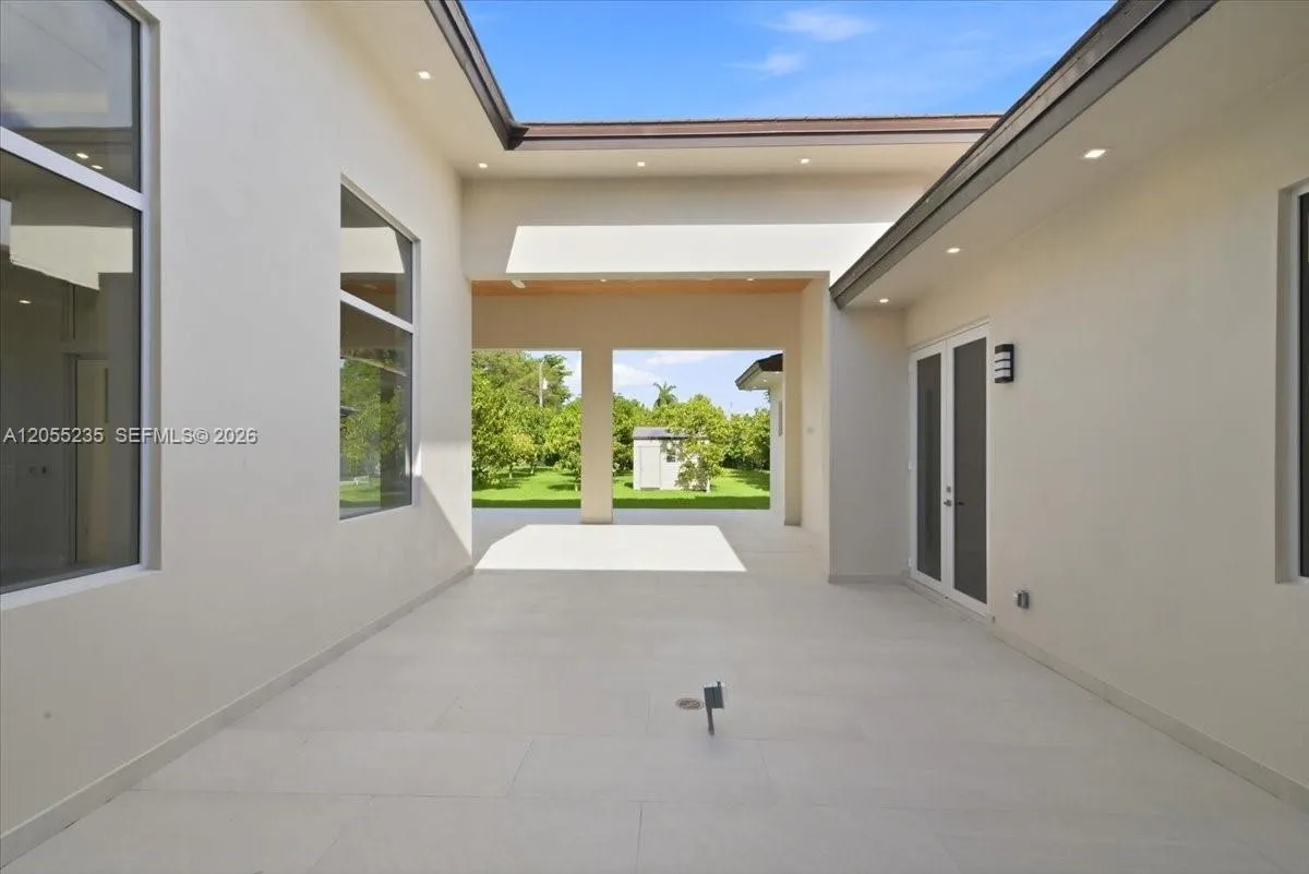 Property photo 121