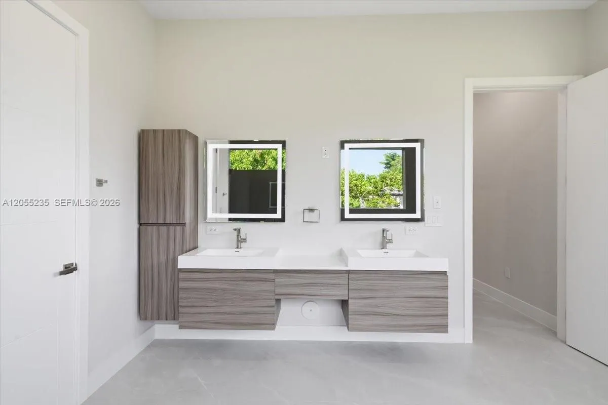 Property photo 110