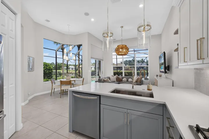 Kitchen into FR