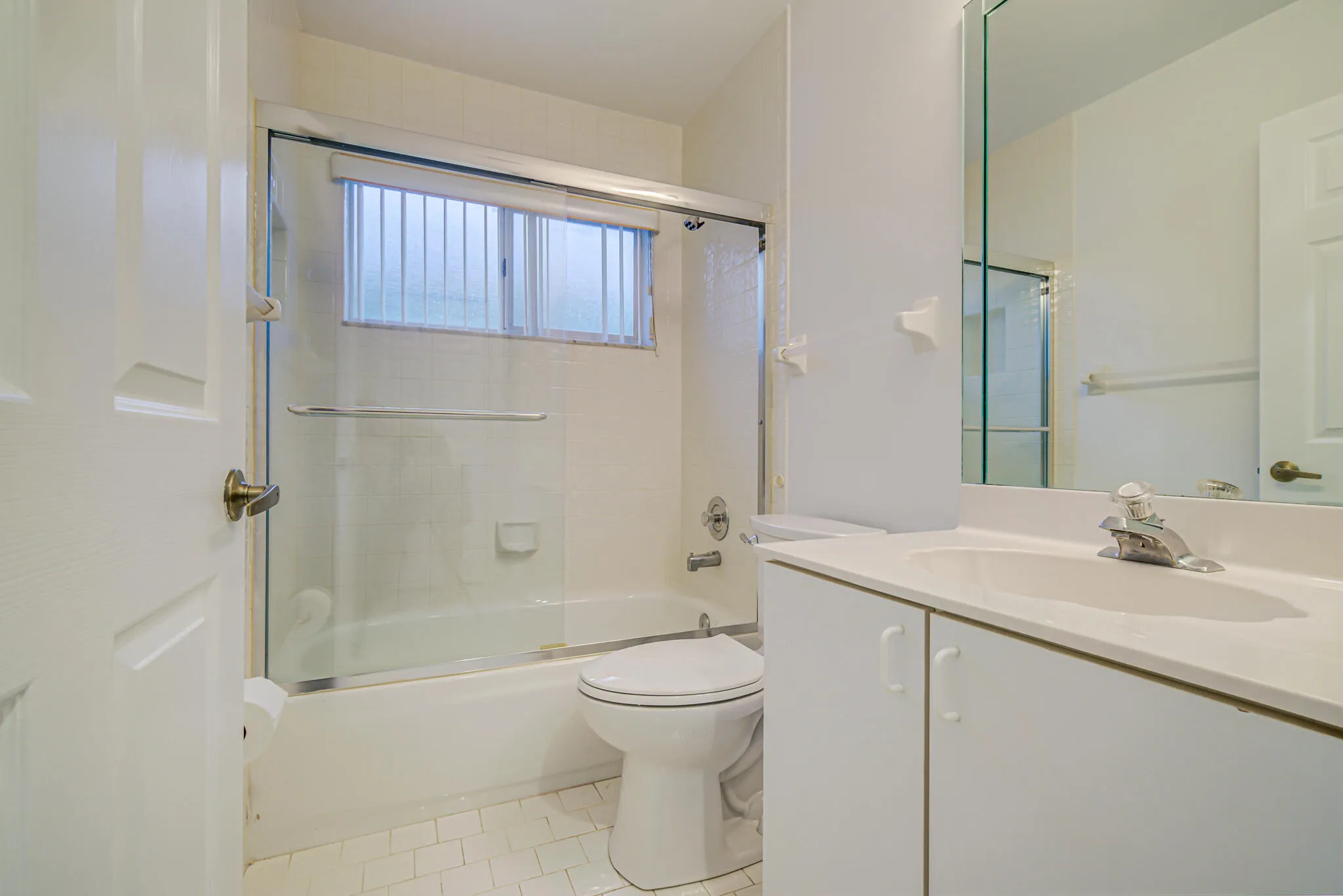 2nd Bathroom