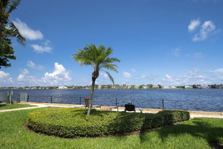 Yacht Intracoastal View