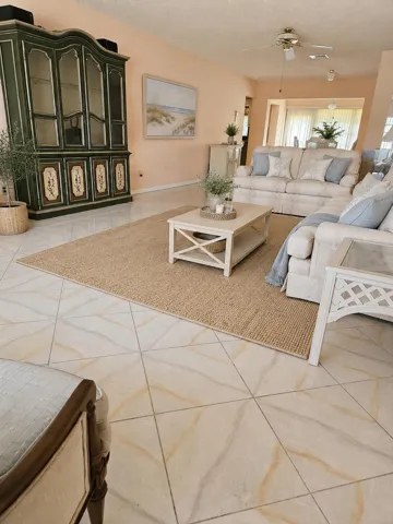 4763 Living Room 2 (Rev)