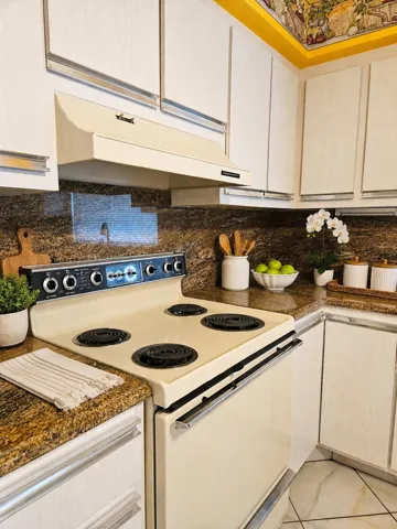 4763 Kitchen (Rev)