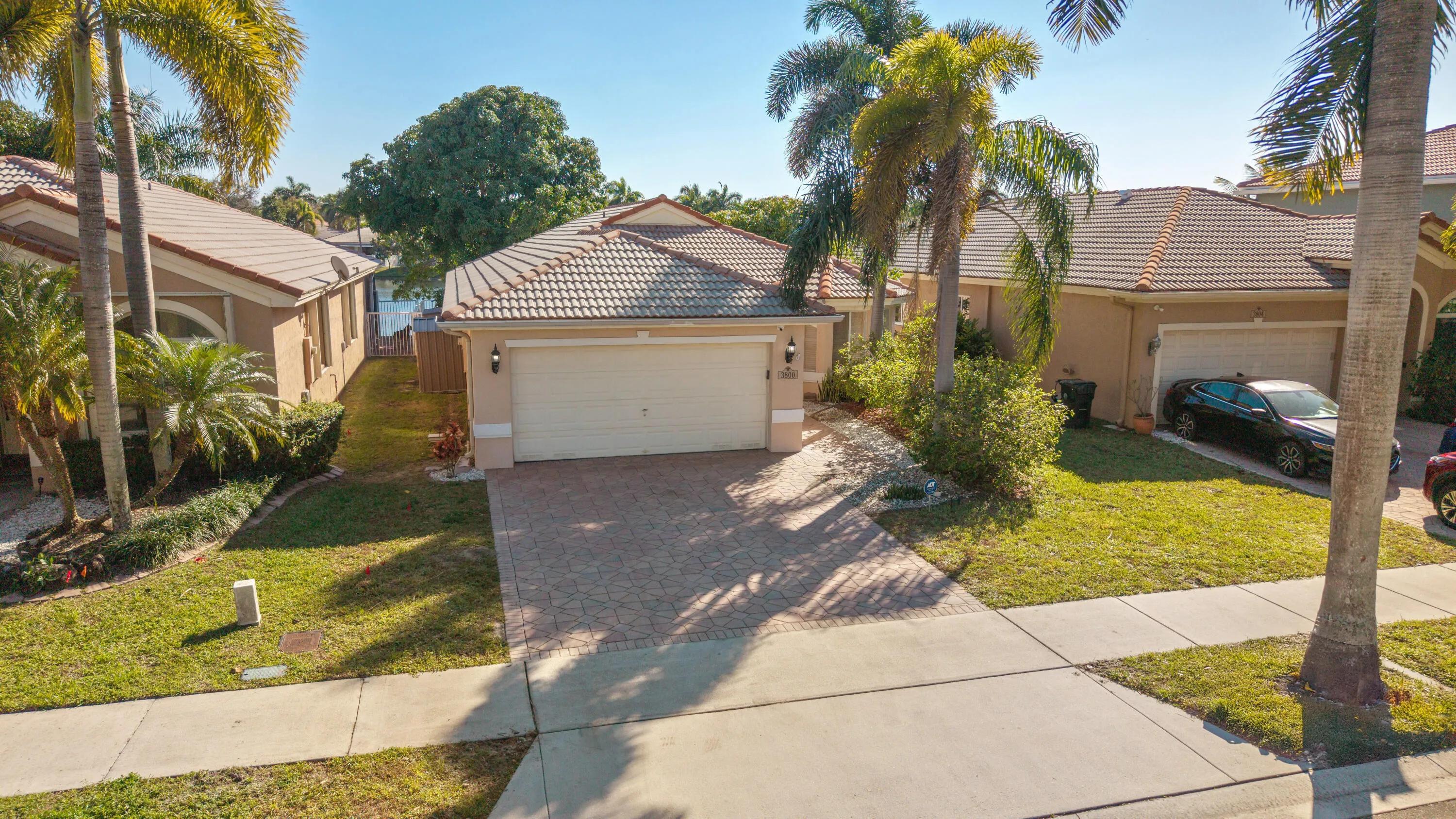 3800 Woodfield Dr-41