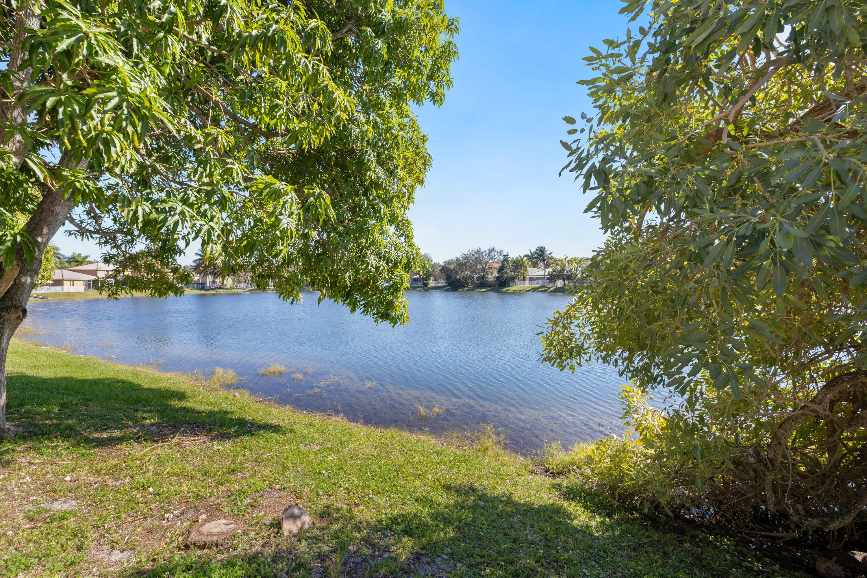 3800 Woodfield Dr-39