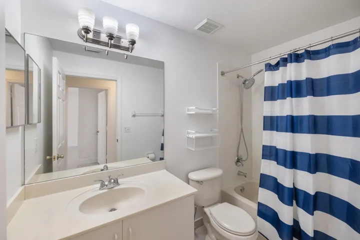 3800 Woodfield Dr-29