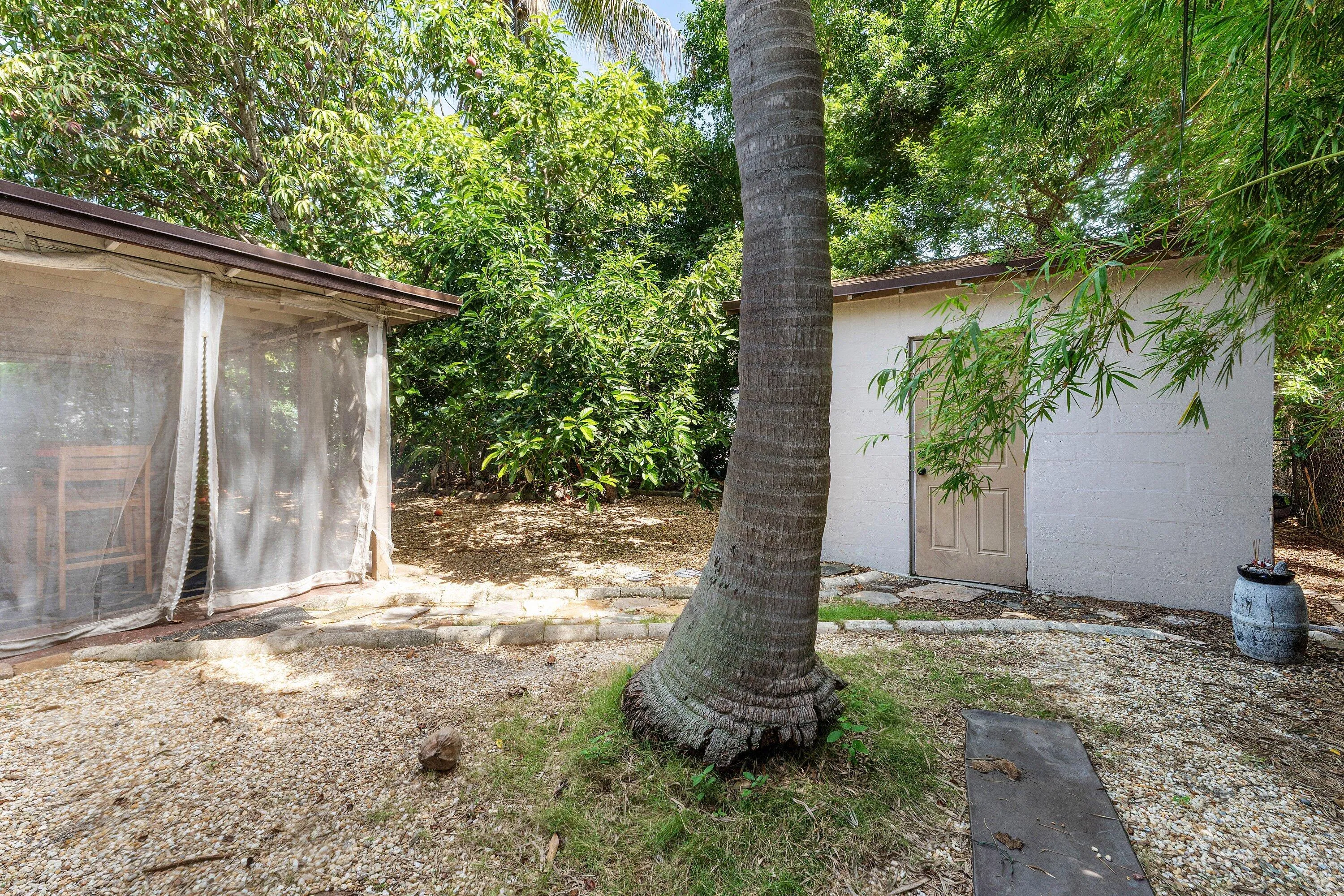 021-417UplandRoad-WestPalmBeach-FL-33401