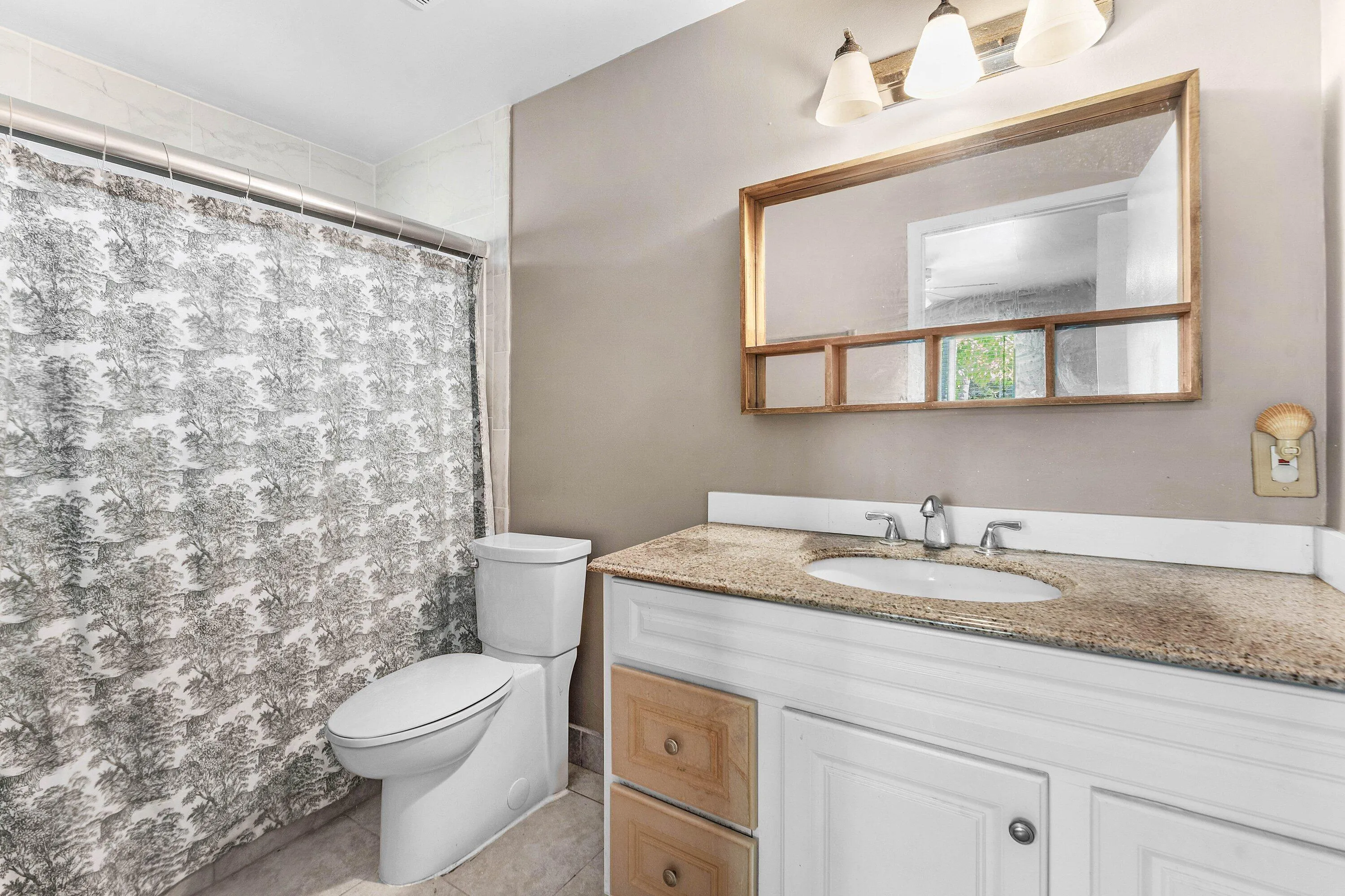 017-417UplandRoad-WestPalmBeach-FL-33401