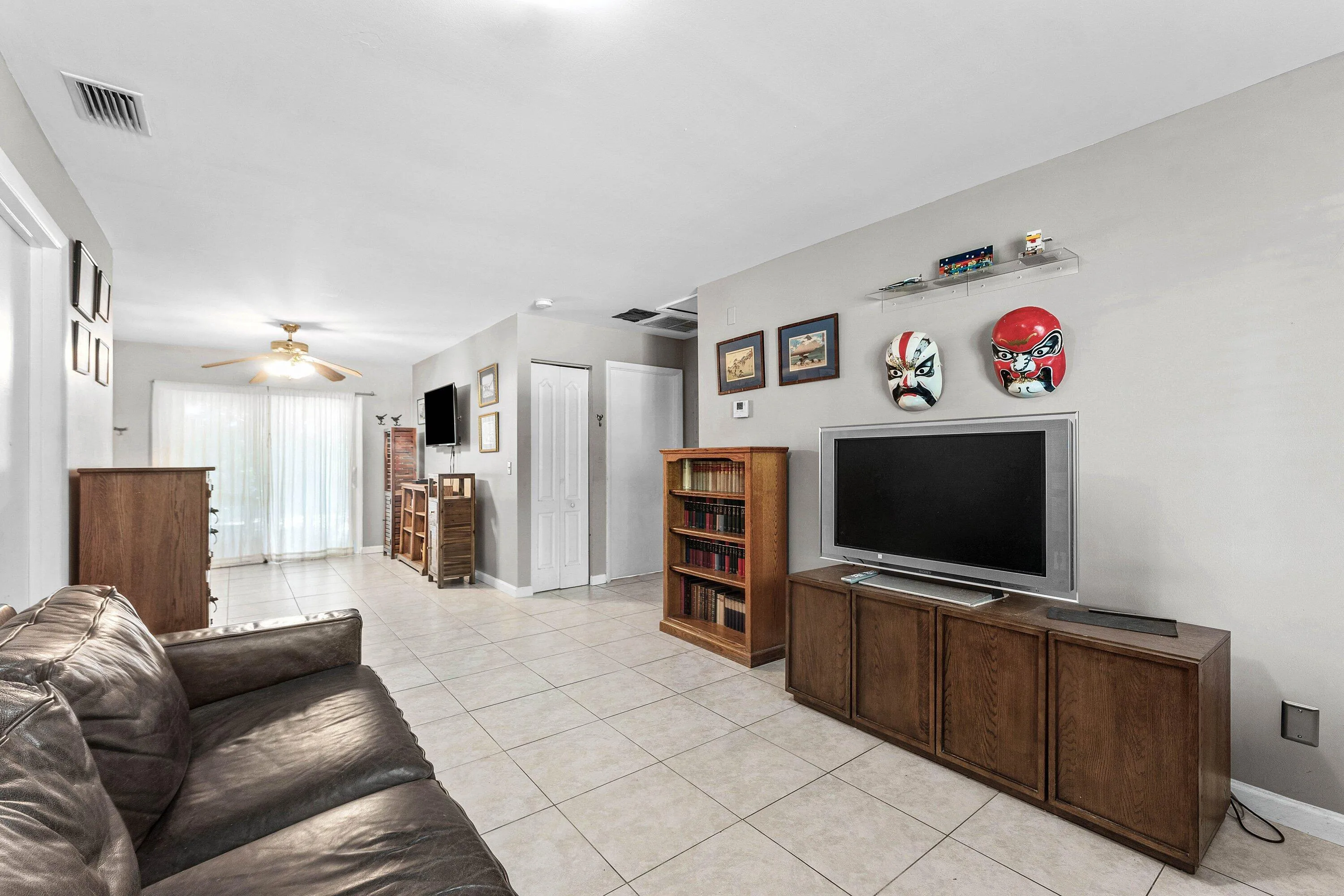 010-417UplandRoad-WestPalmBeach-FL-33401