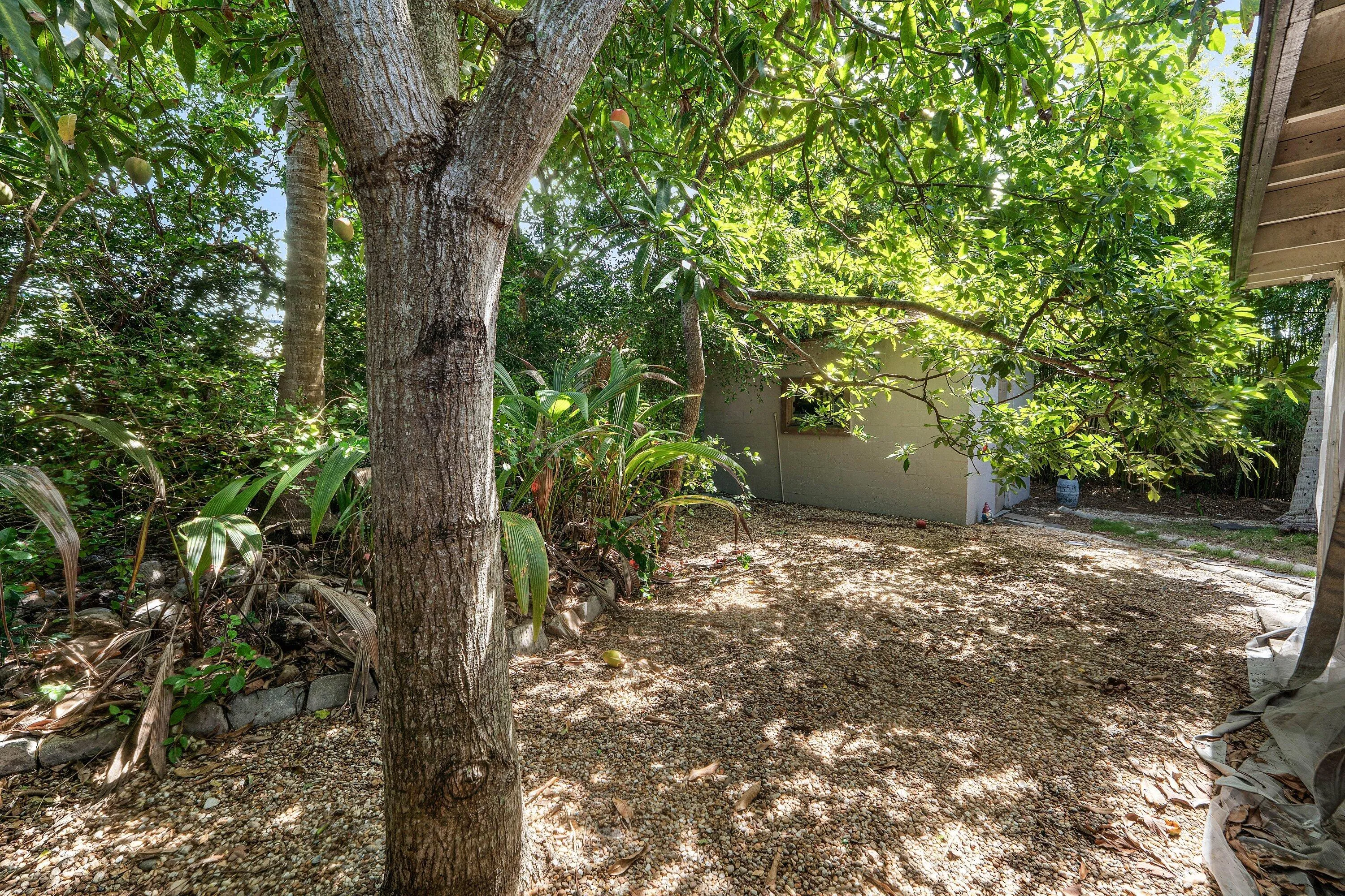 023-417UplandRoad-WestPalmBeach-FL-33401