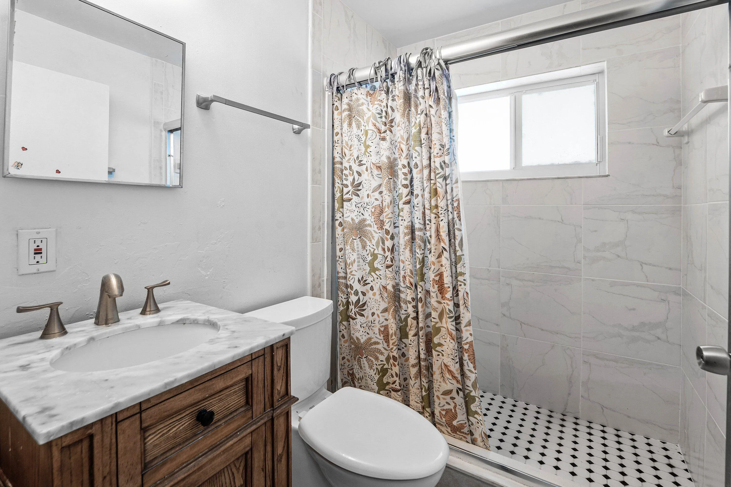 015-417UplandRoad-WestPalmBeach-FL-33401