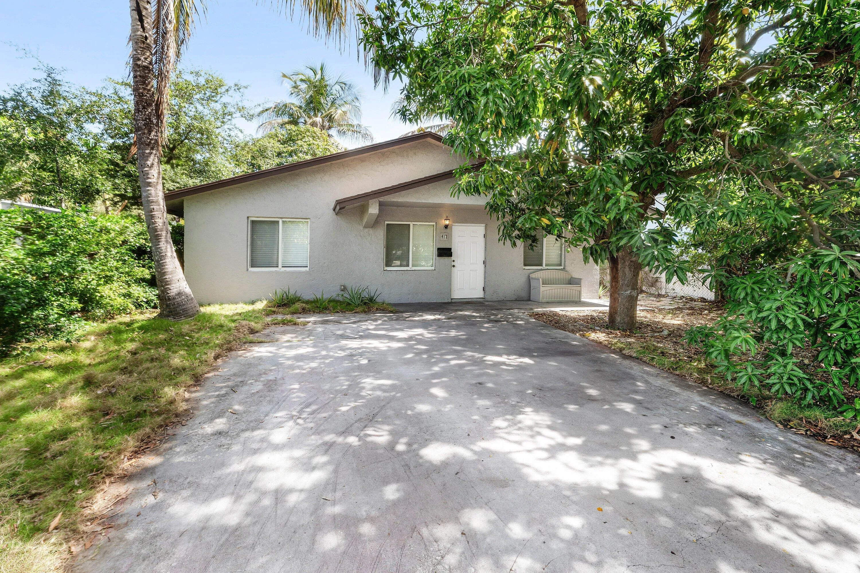 002-417UplandRoad-WestPalmBeach-FL-33401