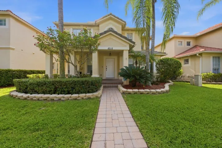 8212 Calterra Dr, PBG