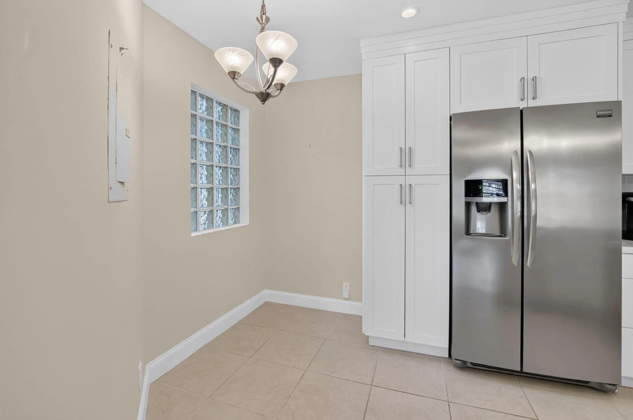 Eat-In Kitchen