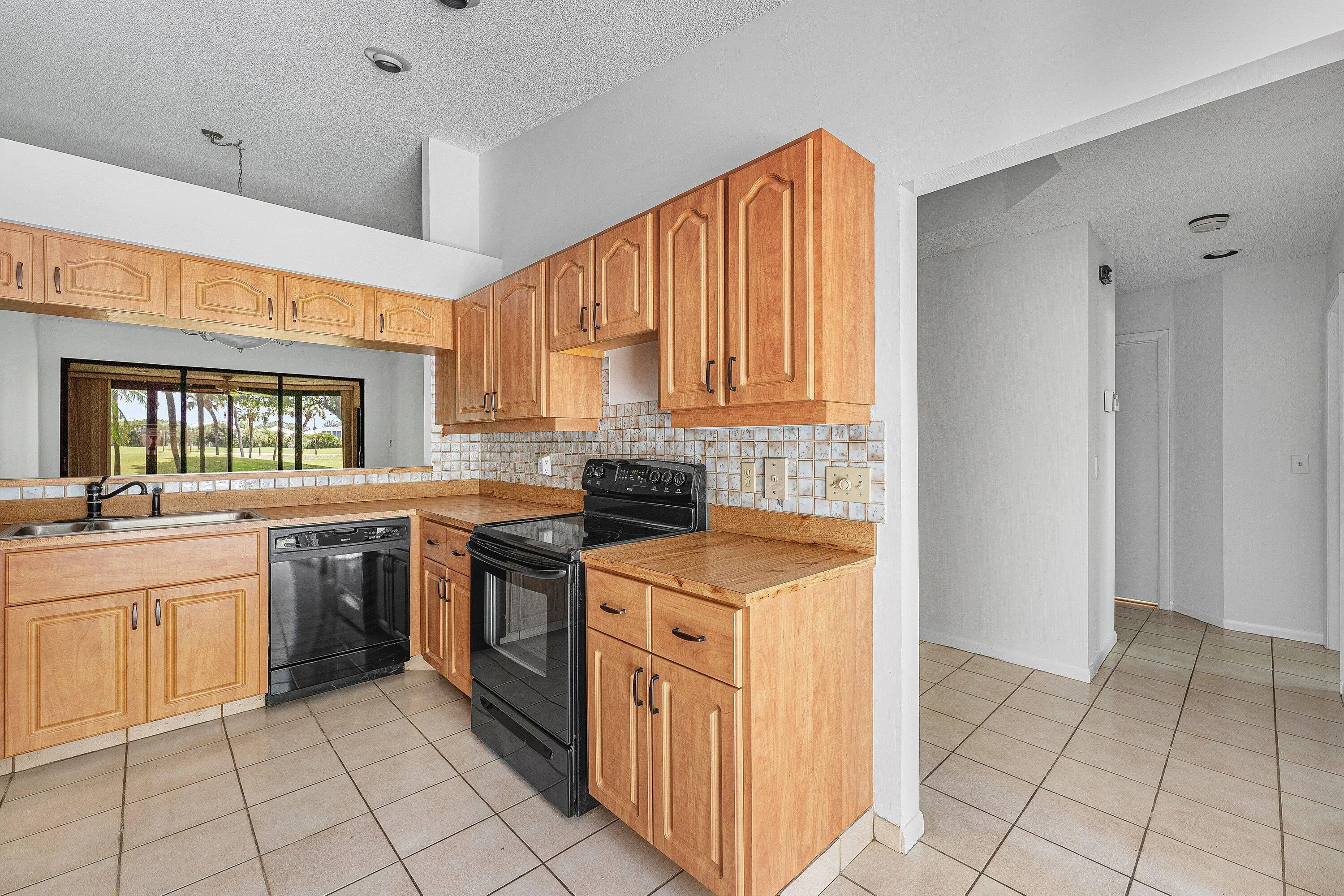 018-5272FairwayWoodsDrive-4112-DelrayBea