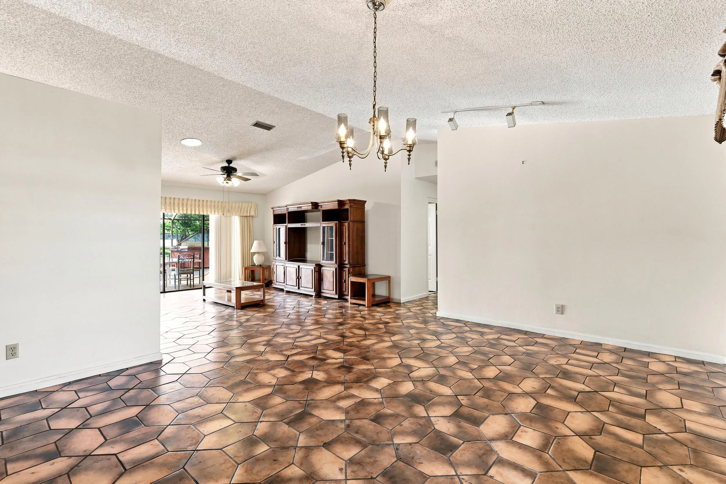 dining/living room