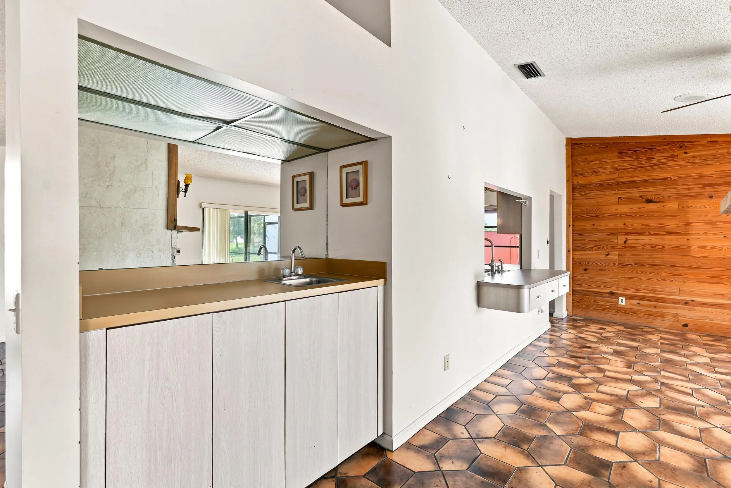 wet bar
