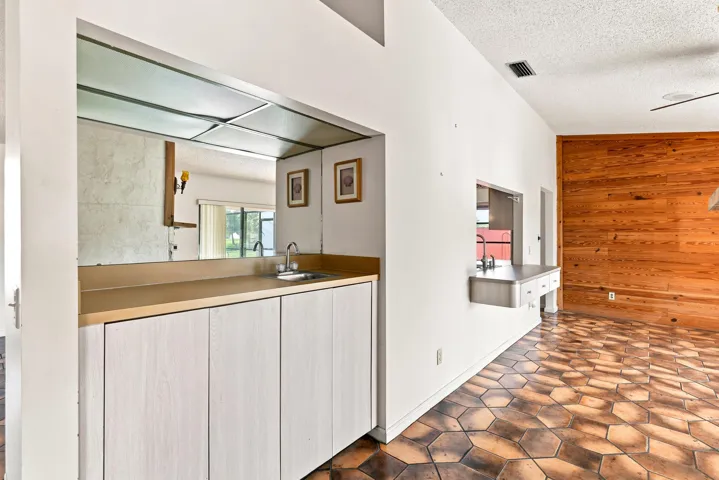 wet bar