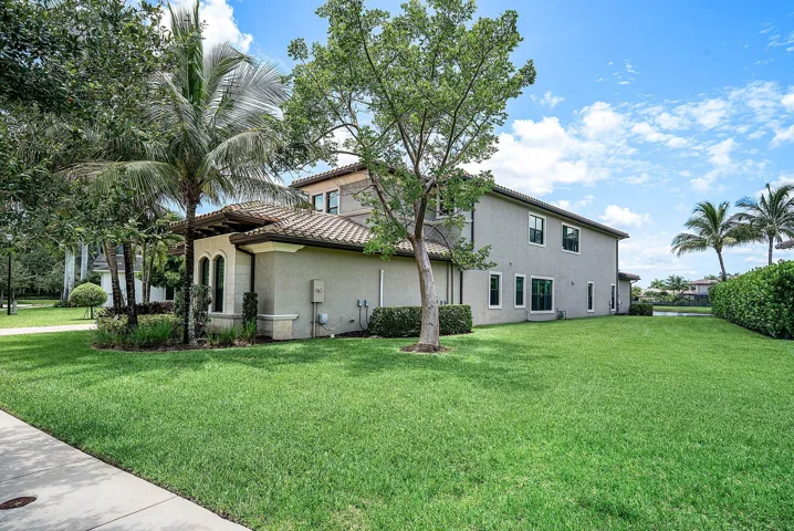 002-16884StrasbourgLane-DelrayBeach-FL-3