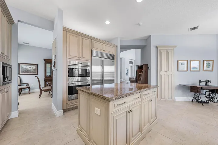 020-16884StrasbourgLane-DelrayBeach-FL-3