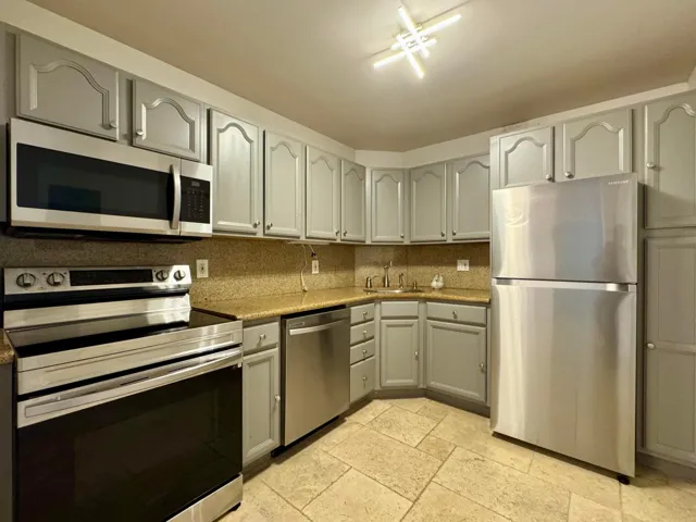 102B Kitchen