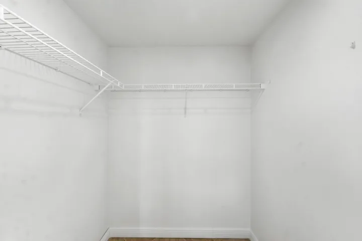 1000033627