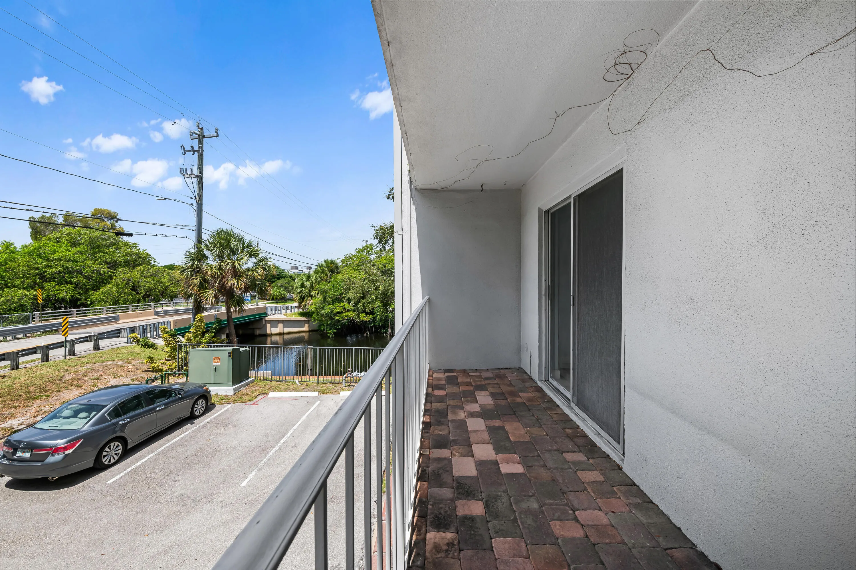Private Patio!