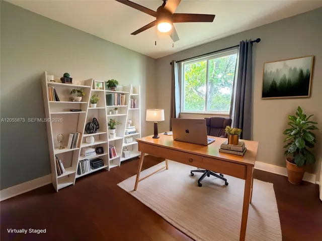 Middle bedroom