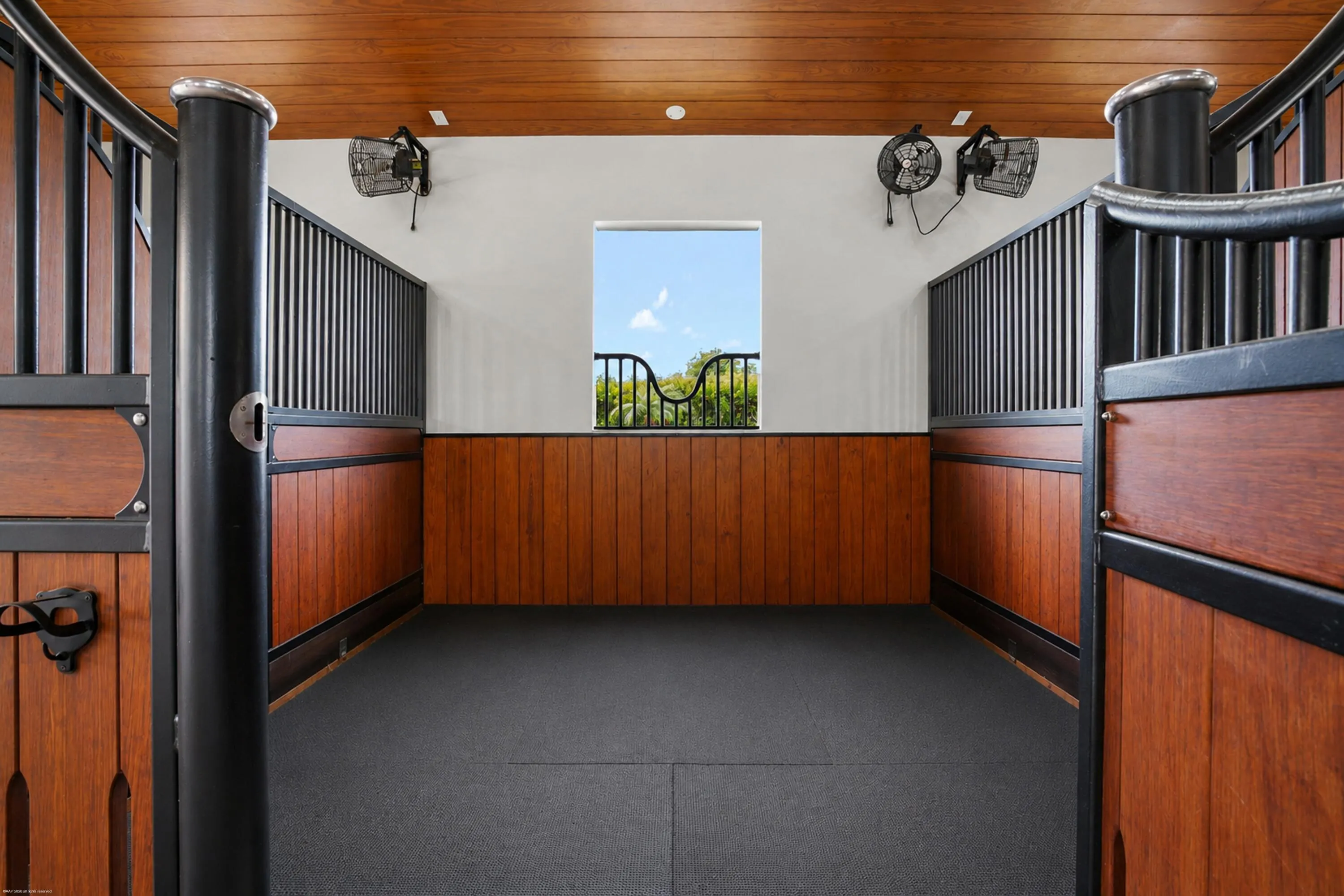 12' x 12' Stalls