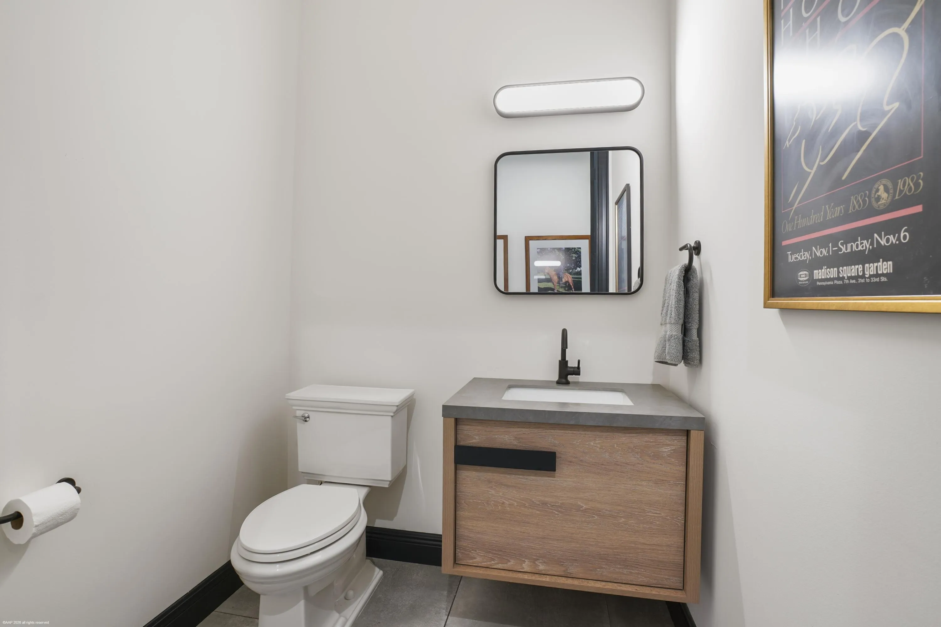 Powder room of stable