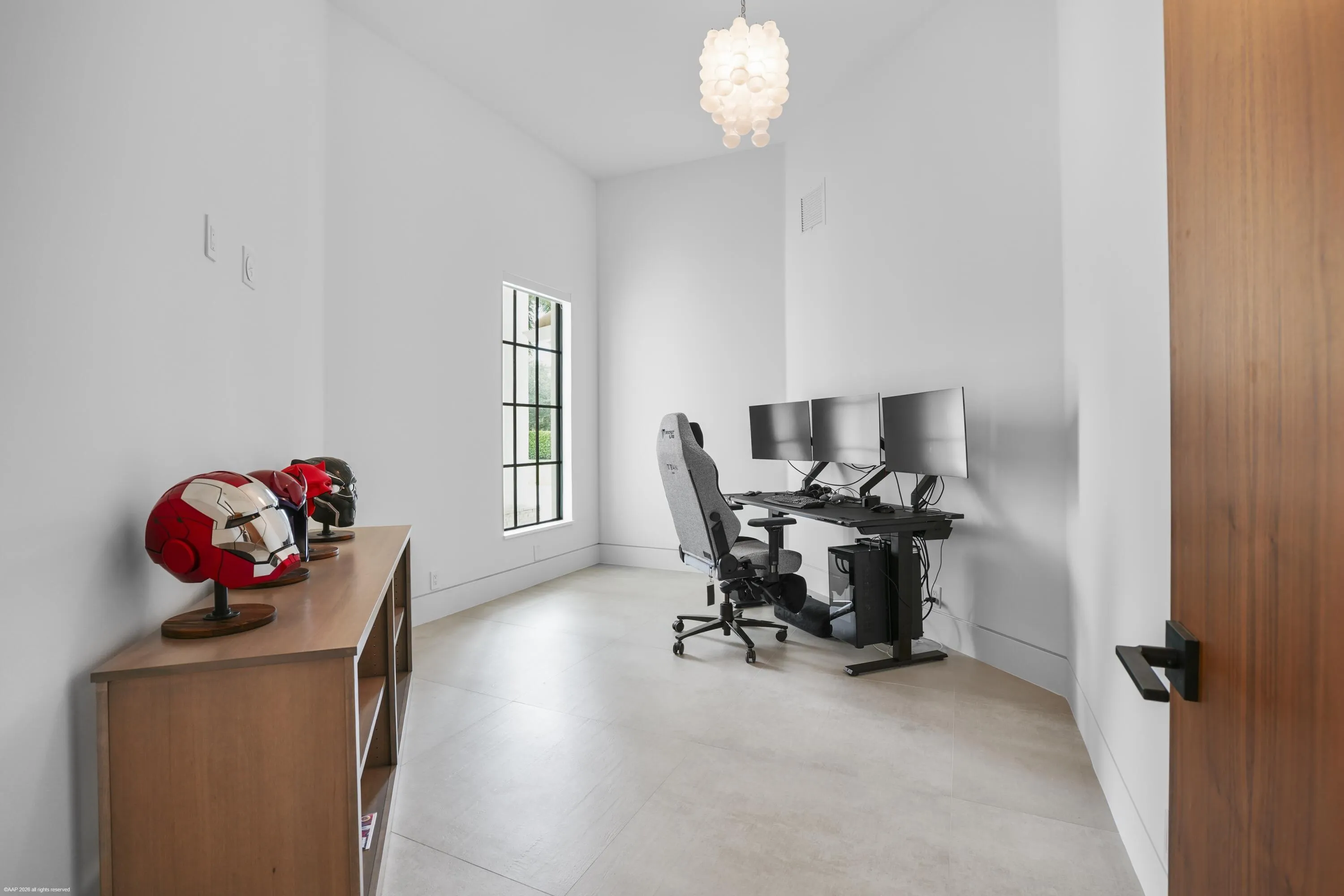 Reading room /office #2