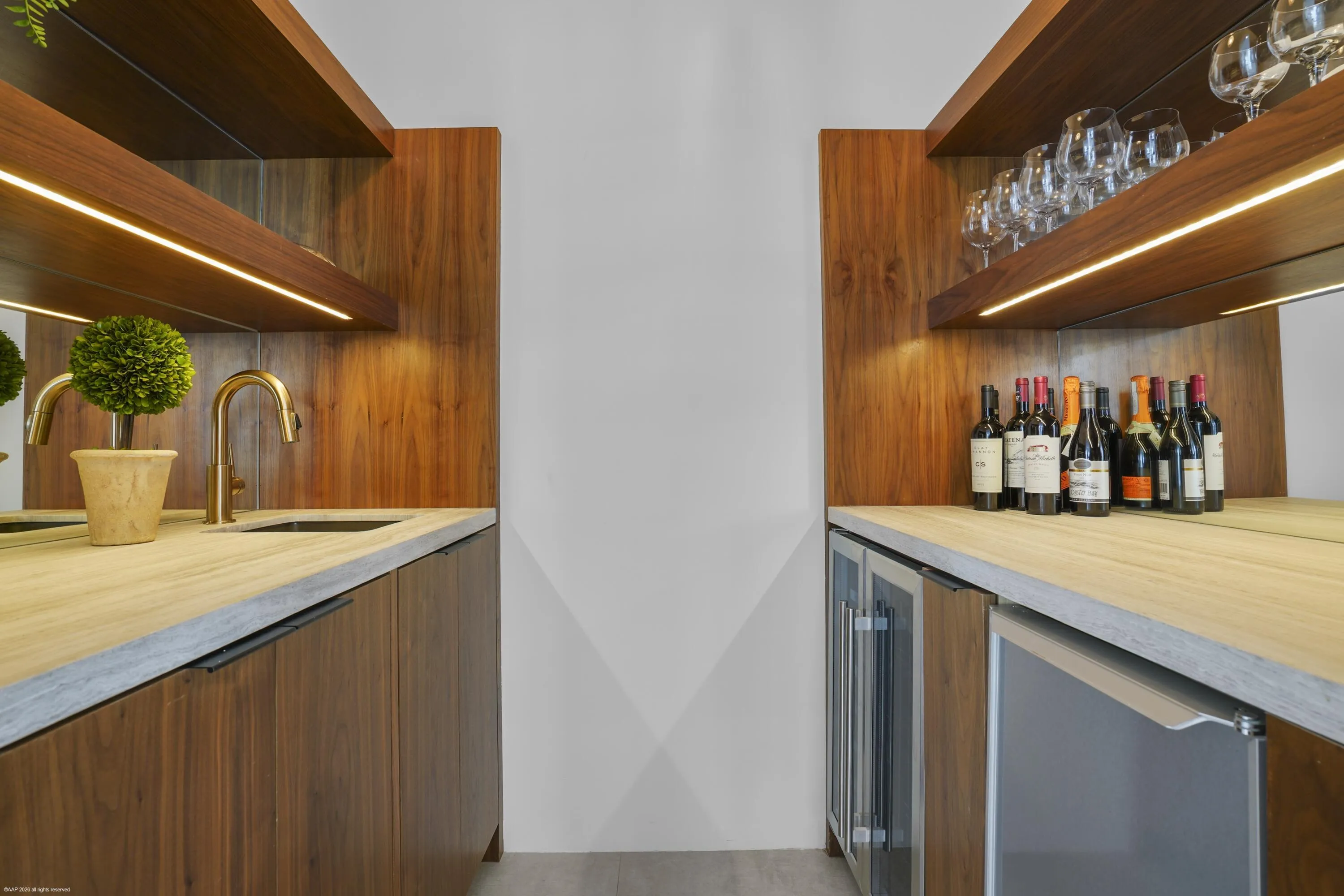 Wet bar area off of dinning room