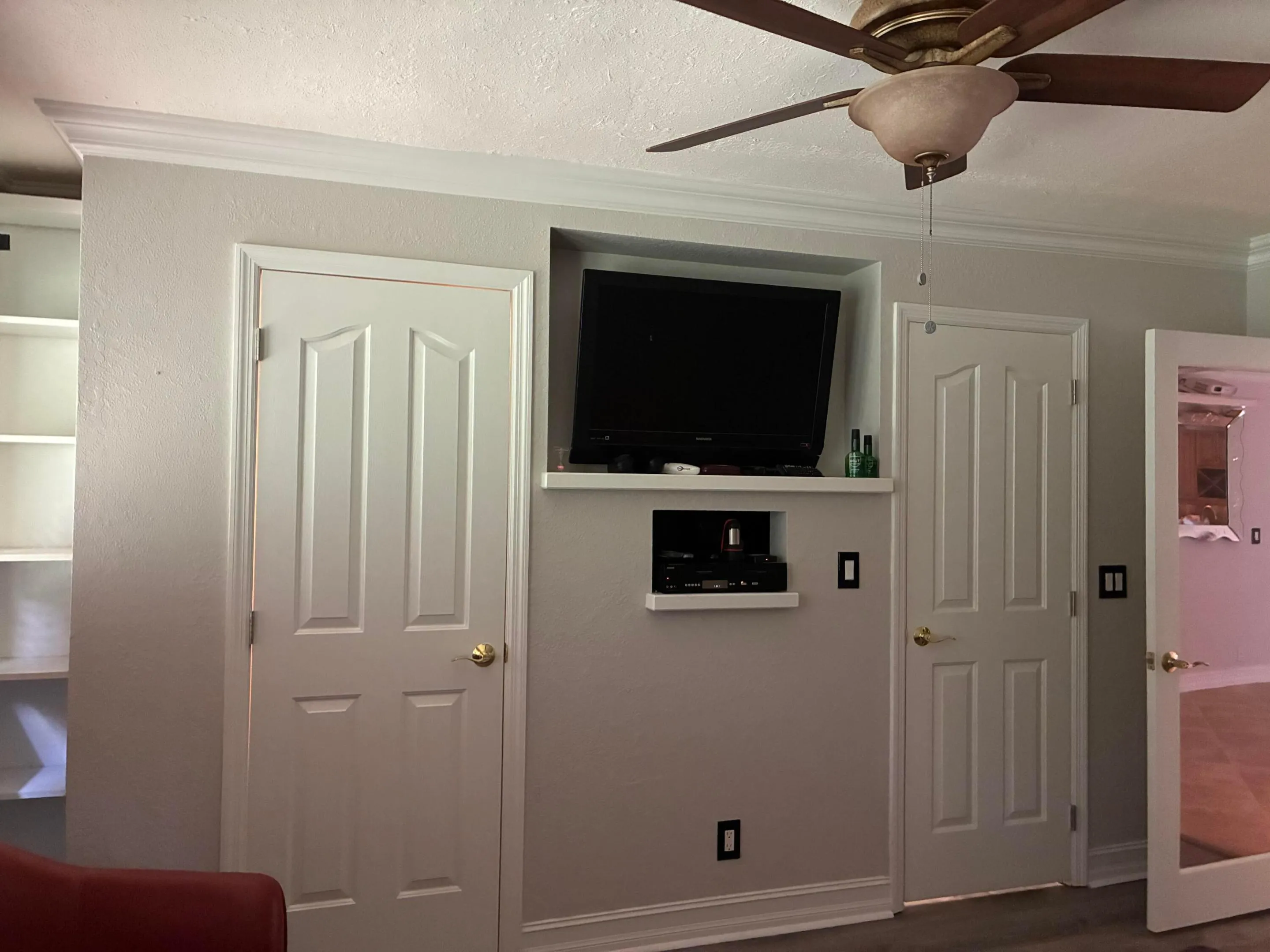 3rd Bedroom closet doors