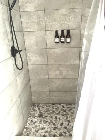 dukes shower