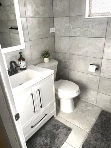 dukes bath 1