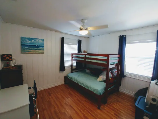 Canal bedroom 2