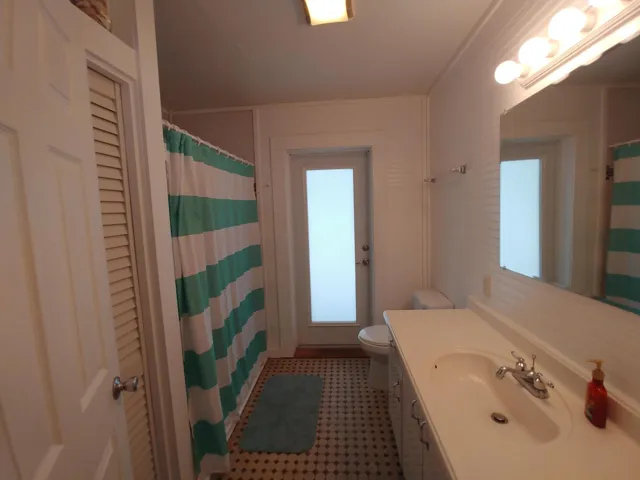 Canal cabana bath